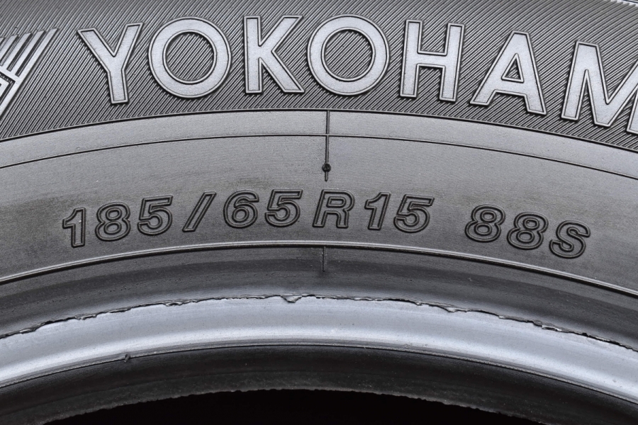 2021年製 新車外し】ヨコハマ ブルーアース E50C 185/65R15 4本