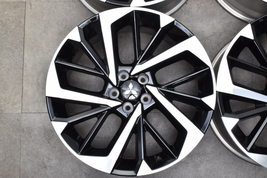 新車外し 美品】ミツビシ アウトランダー PHEV 純正 20in 8J +35