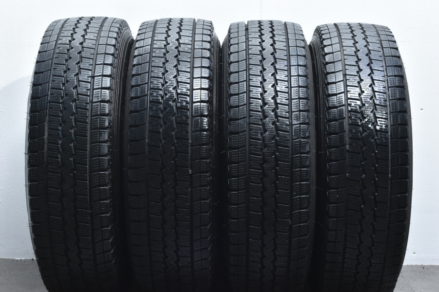 【程度良好品】レミューゼン 15in 6J +33 PCD139.7 ダンロップ ウィンターマックス SV01 195/80R15 LT 200系  ハイエース レジアスエース