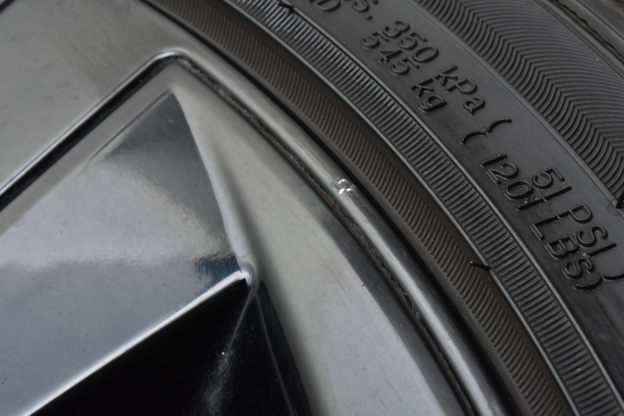 全国送料込☆バリ山☆ダンロップ☆215/45R17☆1本☆カローラ・プリウス 全国送料込☆バリ山☆ダンロップ☆215/45R17☆1本☆カローラ・