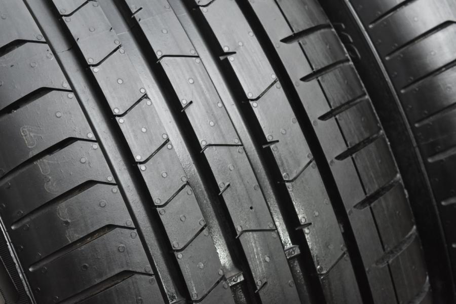 ☆送料込☆21年☆バリ溝☆承認☆ピレリ P-ZERO MO 235/50R19