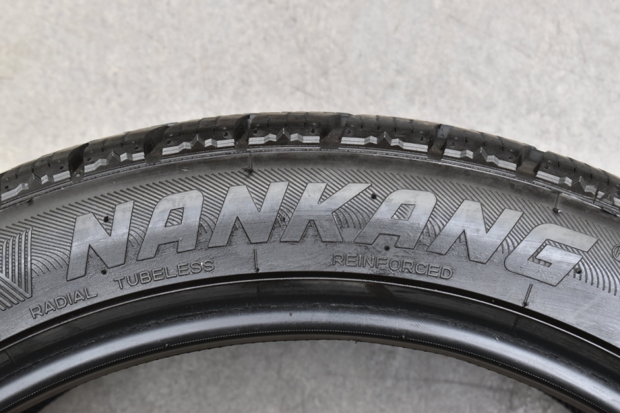 バリ溝 スタッドレス】255/40R19 4本 ナンカン ウィンターアクティバ 