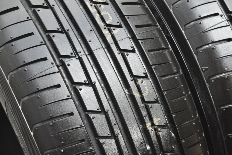 新車外し バリ溝】ヨコハマ エコス ES31 185/60R15 4本 アクア カローラ ヤリス ヴィッツ フィット インサイト スイフト アウディ  A1 中古 タイヤのみ | パーツ販売ナンバーワン