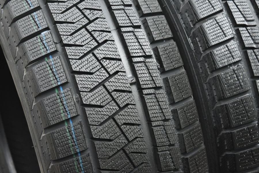 【４本セット／美品・バリ溝】ピレリ スタッドレスタイヤ 225/65/17 2021年製 超バリ溝 スタッドレス】225/65R17 4本 ピレリ アイス