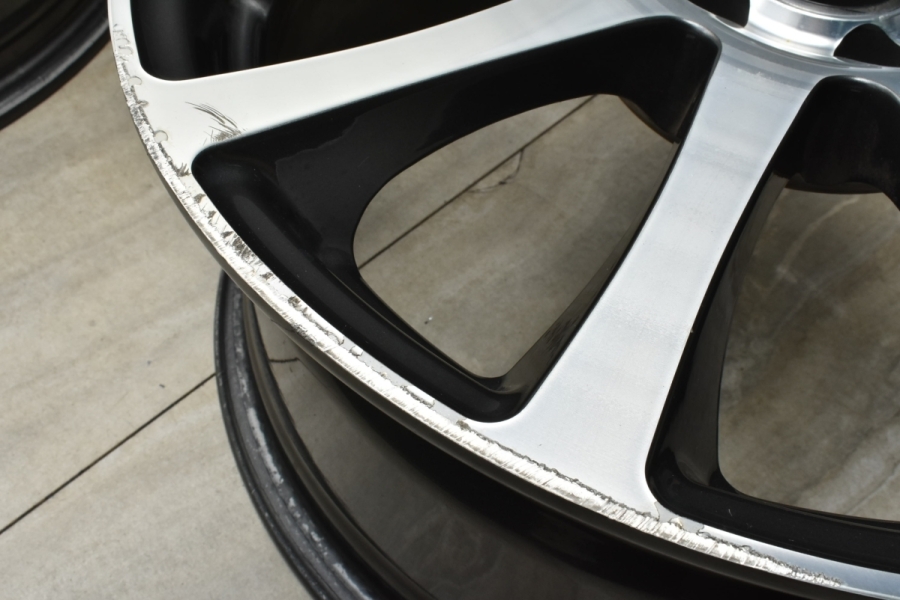 TRD 17インチ スタッドレスタイヤ付き 5穴 PCD100 レクサス、プリウス等