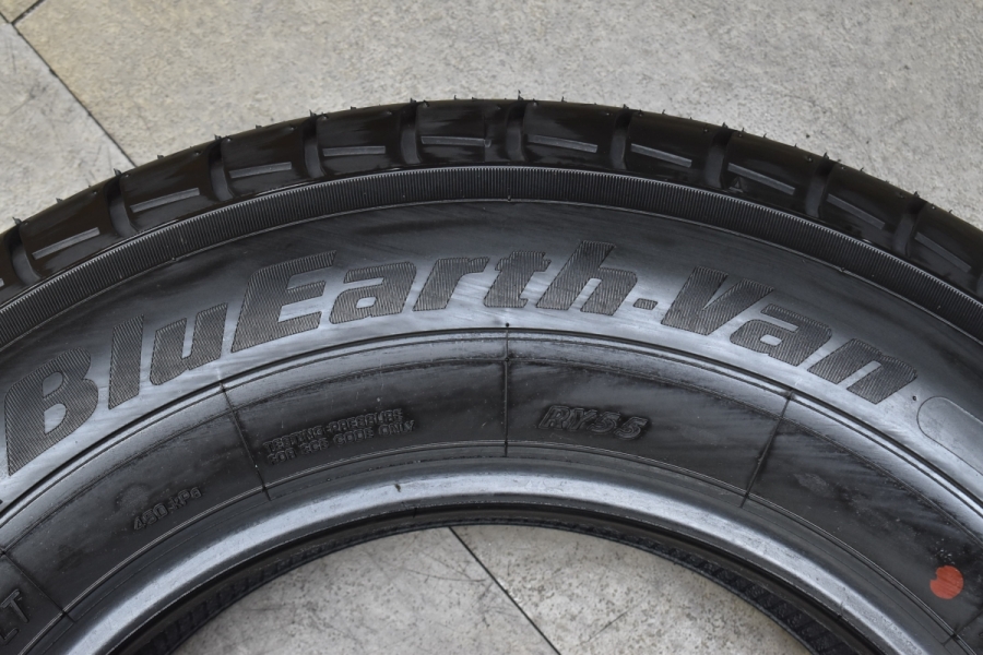 2022年製 新車外し】ヨコハマ ブルーアース バン RY55 195/80 R15 LT 4