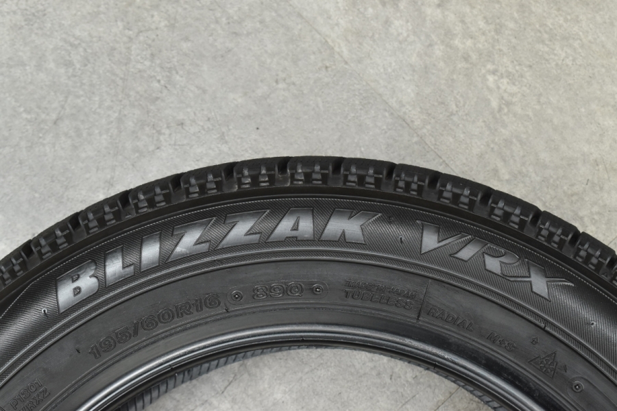 【バリ溝】ブリヂストン ブリザック VRX 195/60R16 4本セット ist イスト ウィッシュ セレナ ノート ラフェスタ 2008