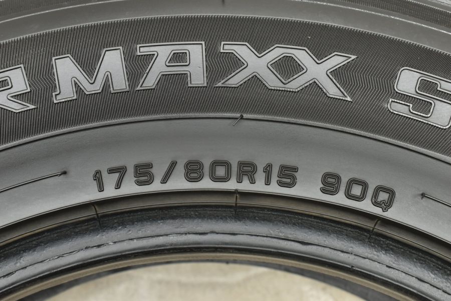 バリ溝】ダンロップ ウィンターマックス SJ8 175/80R15 4本セット