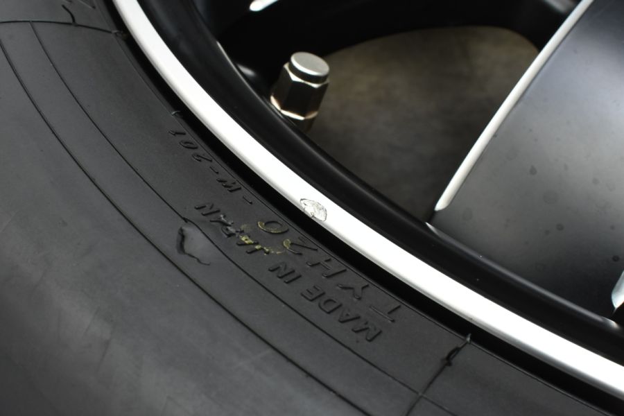 NV350 キャラバン専用サイズ】ファブレス パンデミック 17in 6.5