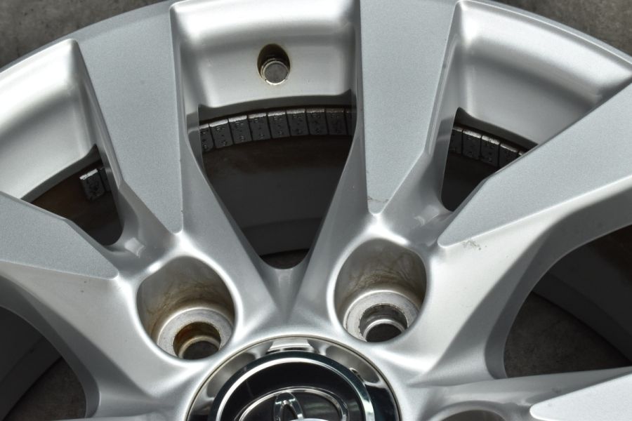 美品】トヨタ ランドクルーザー 200 後期 純正 18in 8J +56 PCD150 4本