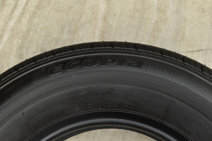 2022年製 新車外し バリ溝】ブリヂストン エコピア RD613 195  