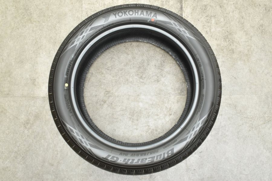2022年製 新車外しバリ溝】ヨコハマ ブルーアースGT AE51 205/55R17 4