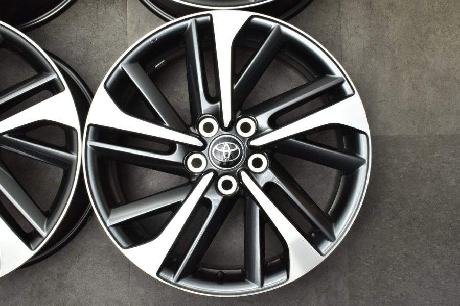 美品】トヨタ カローラクロス 純正 18in 7J +40 PCD114.3 C-HR