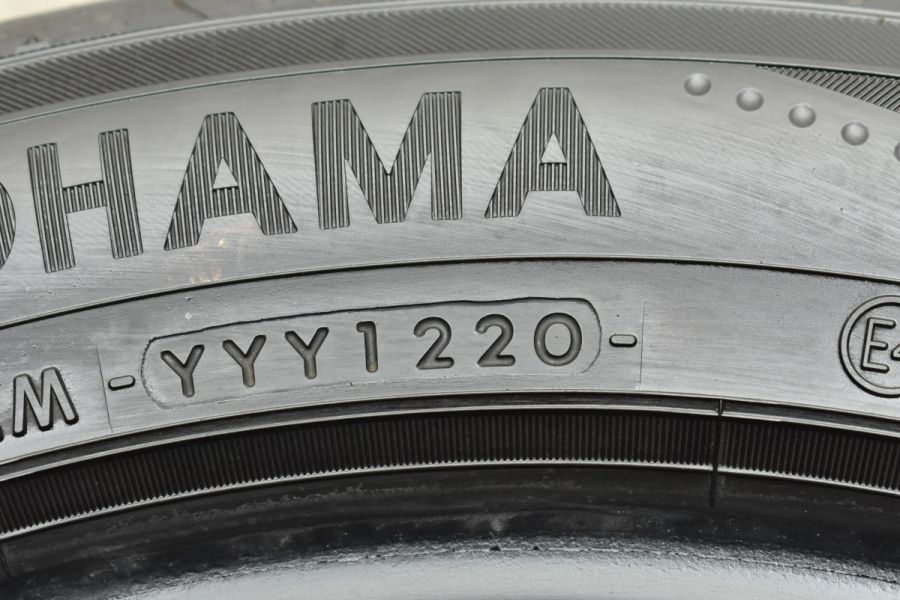 YOKOHAMA BluEarth RV-02 215/55R17 17インチ 夏タイヤ 4本 2019年製