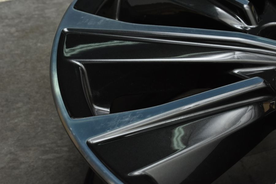 新車外し品】スバル VN レヴォーグ STIスポーツ 純正 18in 7.5J +55  