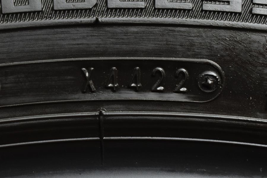 超バリ溝 2022年製】ダンロップ ウィンターマックス SJ8 225/55R19 4本