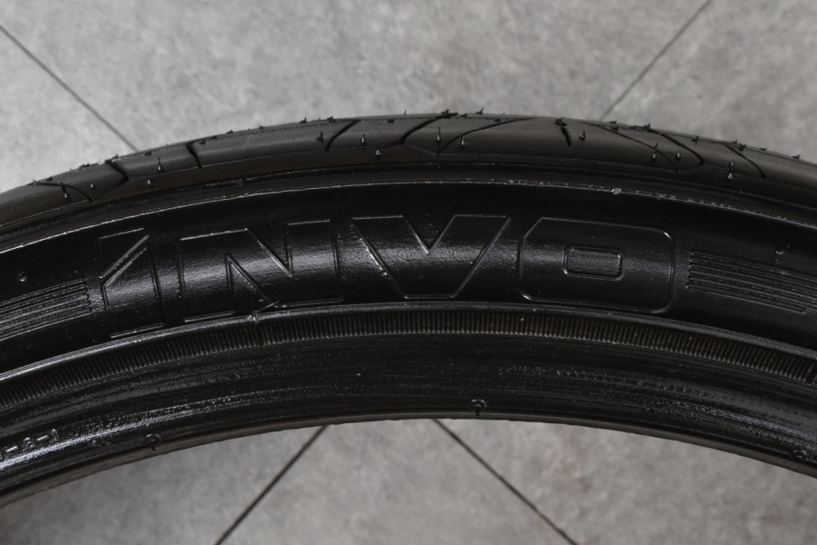 【走行わずか バリ溝】NITTO INVO 235/30R20 2本セット ポルシェ 911 ケイマン ボクスター アウディ RS3 S3 S4  BMW 3シリーズ