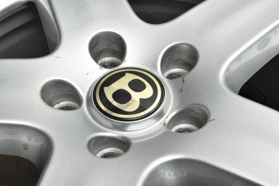 希少 正規品】ベントレー アルナージ 純正 19in 8J +61 PCD120 ピレリ