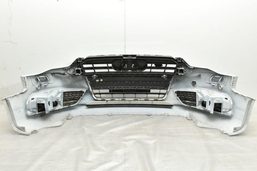 1305　アウディ　Ａ4　アバント　純正フロントグリル　ラジエーターグリル　ナンバーベース 並行輸入品 フロント バンパー センター グリル アウディ A4