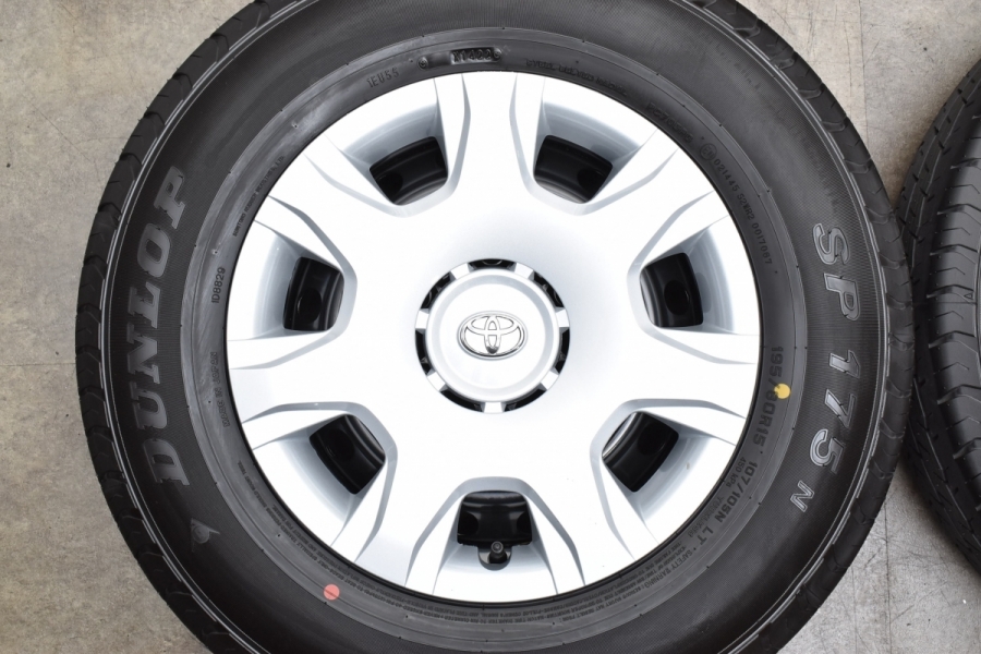 2022年製 新車外し】トヨタ 200 ハイエース 純正 15in 6J +35 PCD139.7