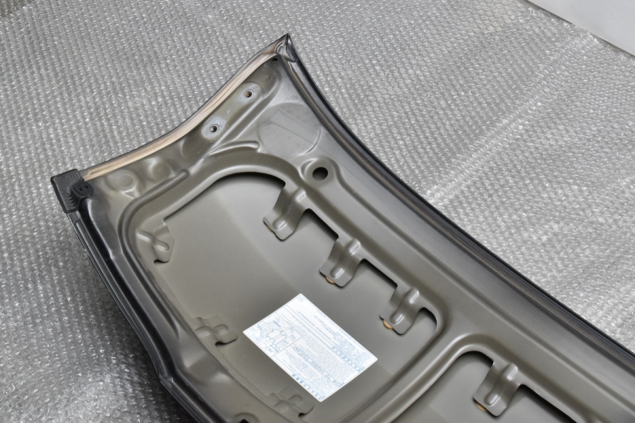 ブラックエンブレム】トヨタ 200系 ハイエース 純正 ボンネット フード