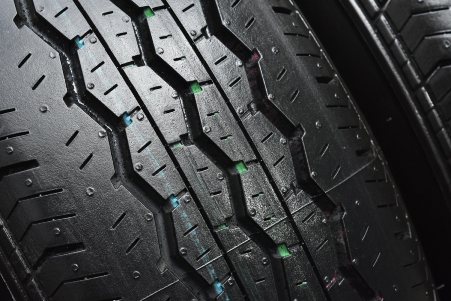 2022年製 超バリ溝 4本セット】195/80R15 107/105N LT ブリヂストン