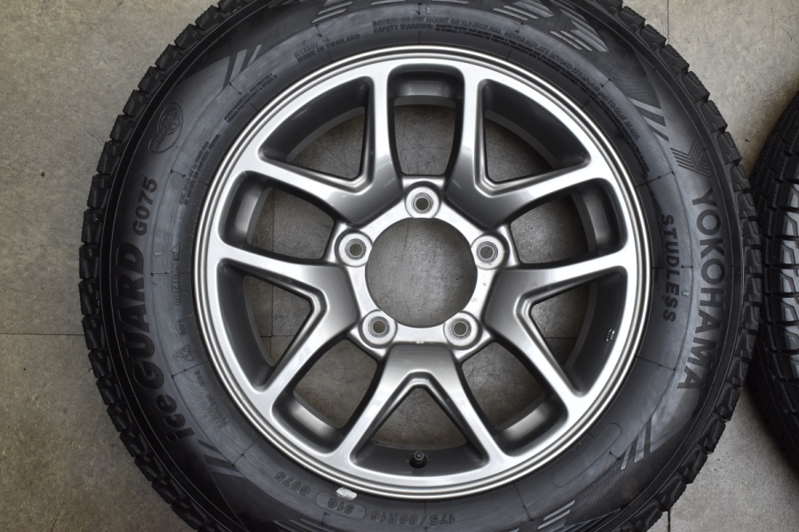 豪華 純正 ジムニー JB64 美品】スズキ バリ溝 16in PCD139 +22 6.5J タイヤ・ホイール