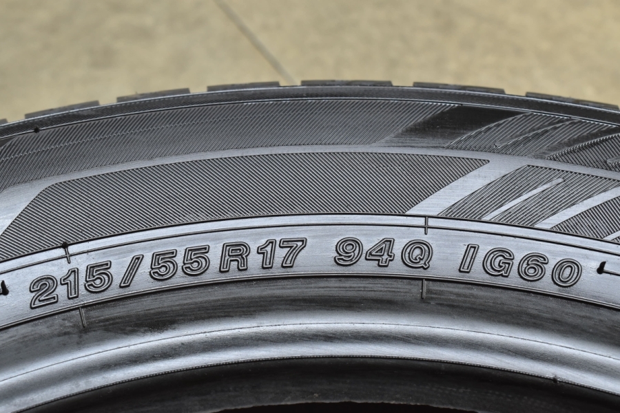 走行僅か 超バリ溝】ヨコハマ アイスガード6 iG60 215/55R17 2本