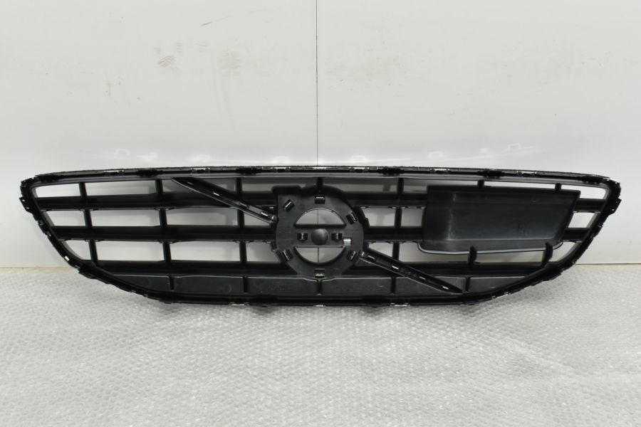 【美品】VOLVO ボルボ MB系 V40 純正 フロントグリル ラジエーターグリル 1点 品番：31353127/31353126/31425507