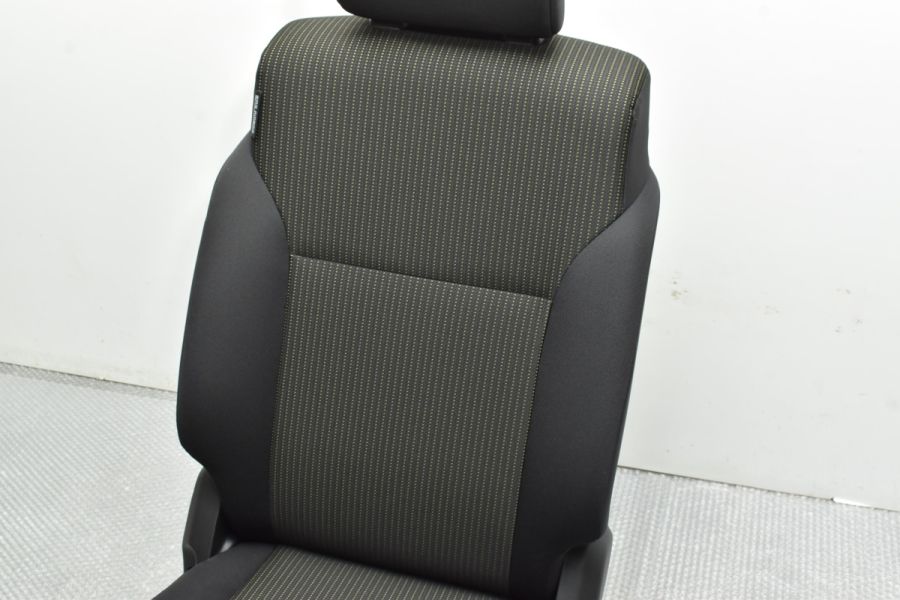 新型ジムニー シエラ JB64 JB74 レカロシートレール 運転席用 - 内装品 
