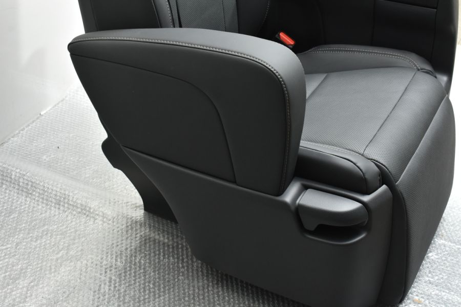 新車外し 美品】トヨタ 40 アルファード 純正 エグゼクティブ