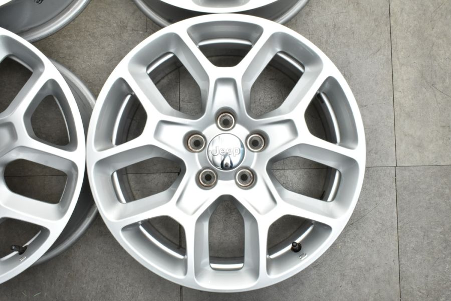 正規品】ジープ レネゲード 純正 17in 7J +40 PCD110 4本セット 品番
