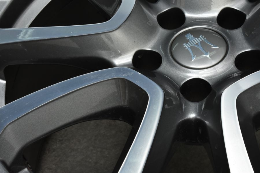 正規品】マセラティ レヴァンテ 純正 19in 8.5J+44 11.5J+57 PCD114.3