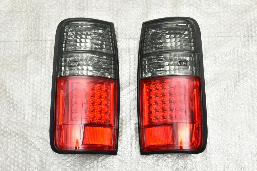 ホンダs660 中古純正テールランプ　左右セット ホンダs660 中古純正テールランプ 左右セット ホンダs660 中古