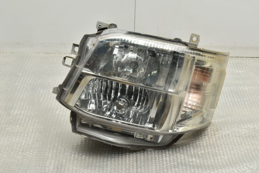 トヨタ 200系 3型 ハイエース 純正 HID ヘッドライト KOITO26-129 左側 助手席側 バラスト付属 85967-33031  カスタムベース 中古 パーツ | パーツ販売ナンバーワン