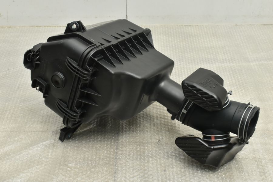 程度良好品】トヨタ 200 ハイエース 6型 純正 エアクリーナー