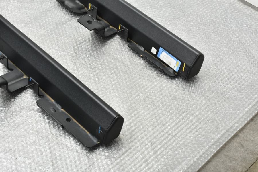 正規品】ジープ JL ラングラー 純正 サイドステップ 左右セット ロック