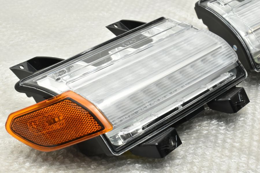 Jeep ラングラー 純正 ウィンカーデイライト 正規品 美品】JEEP ジープ JL ラングラー 純正 デイライト