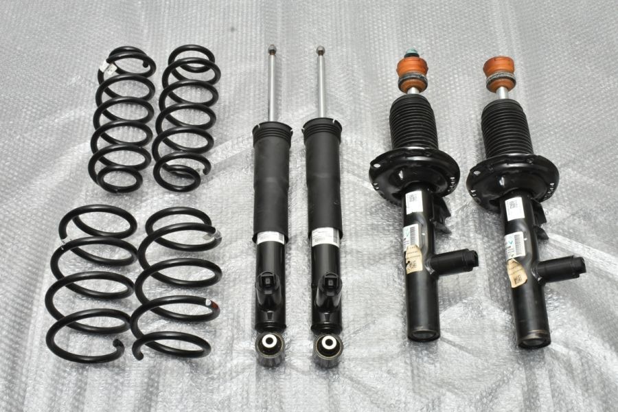 【正規品】フォルクスワーゲン VW ゴルフ7 純正 サスペンション 一式 品番 5Q0512009BJ 5Q0413031ED スプリング  ショックアブソーバー