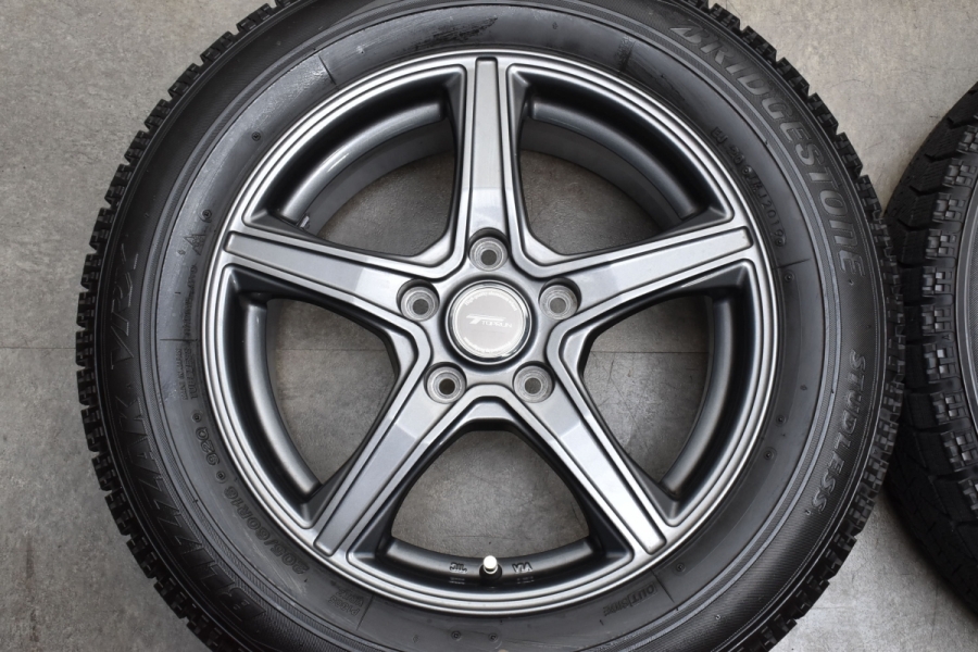 BRIDGESTONE BLIZZAK VRX 205/60R16 バリ溝 ① BRIDGESTONE BLIZZAK VRX 205/60R16 バリ溝 ①