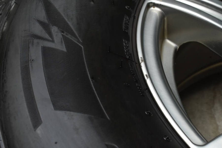 4×4エンジニアリングアーバンスポーツ○ハイエース○ ホイール4本