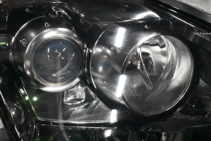 【純正パーツ】ニッサン R35 GT-R 前期 純正 ヘッドライト ヘッドランプ 右側 運転席側 品番：KOITO 100-63952 ノーマル戻し  GTR