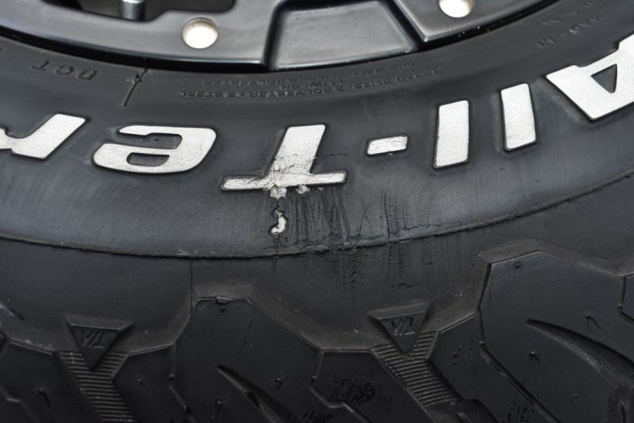 ドール　21年34週 残り溝約5ミリ強 265/65R17 パンク修理無 WINTER MAXX 国産スタッドレスタイヤ 265/65R17 265/70R17