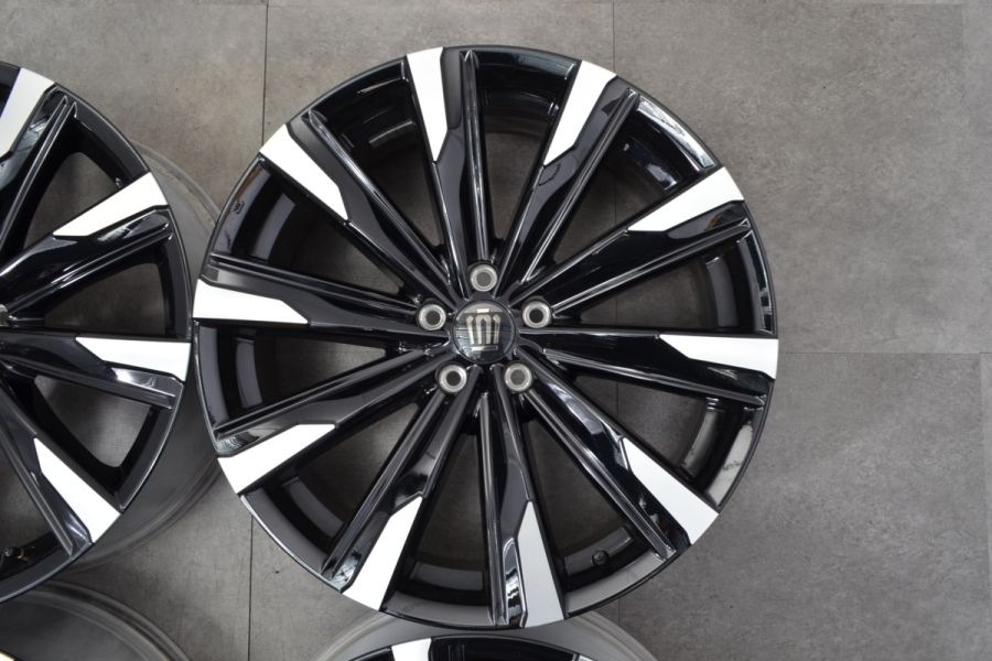 新車外し品 美品】トヨタ クラウンクロスオーバー RS