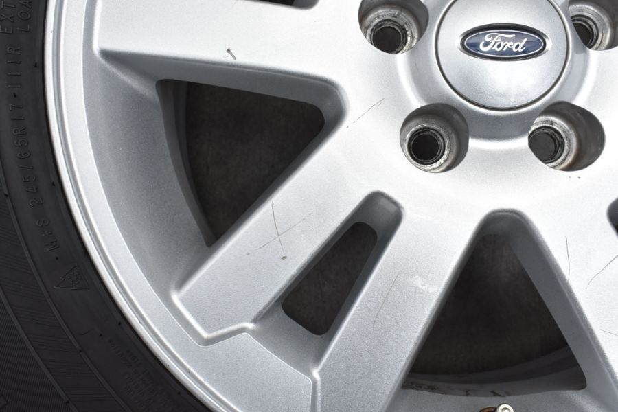 フォード エクスプローラー 純正ホイール 245/65R17 （フォード