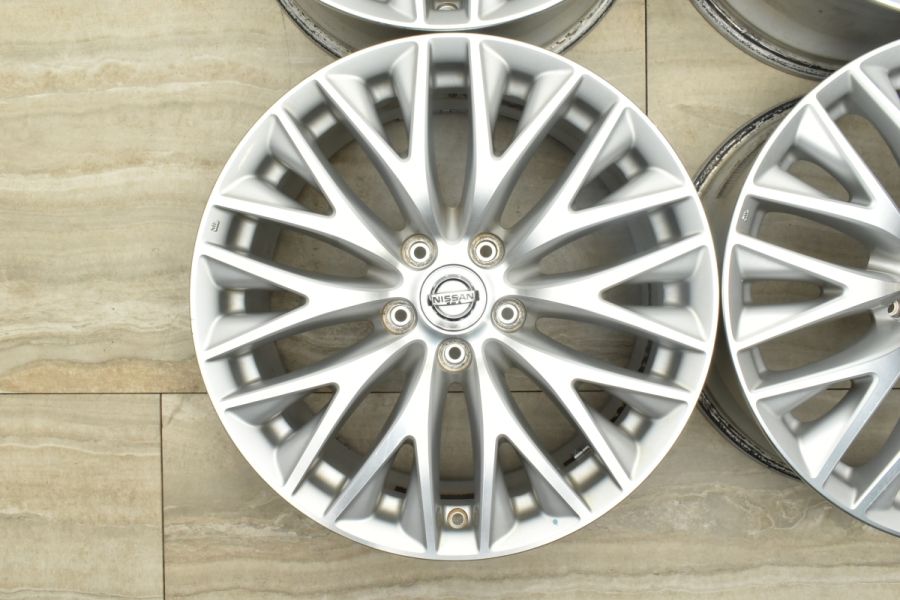 程度良好品】ニッサン Y51 シーマ 純正 18in 8J +43 PCD114.3 4