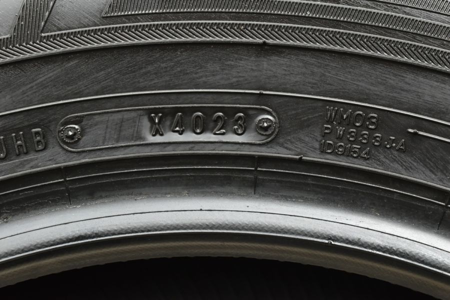 バリ溝 2023年製】ダンロップ ウィンターマックス03 WM03 215/65R16 4  