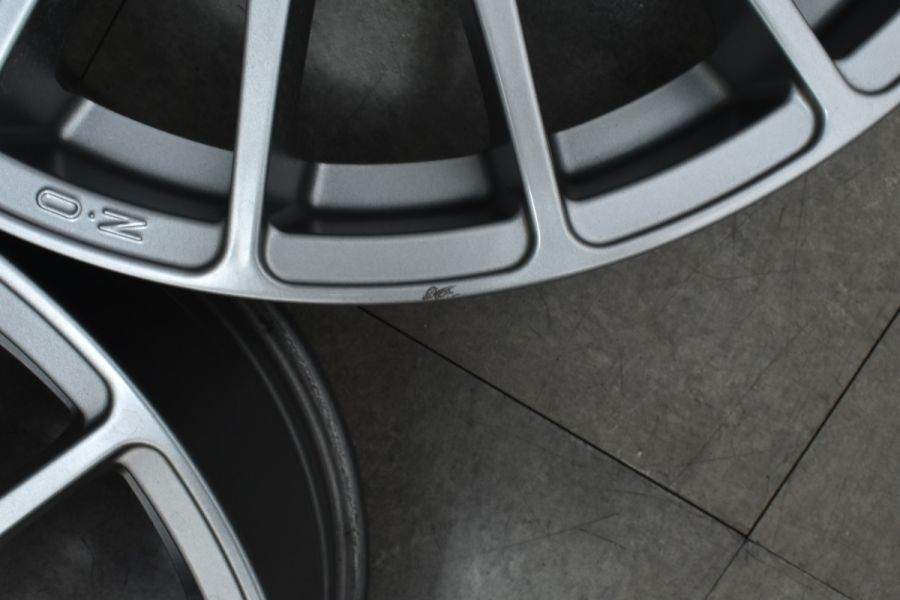 程度良好品】OZレーシング スーパーツーリズモGT 18in 8.0J +50 PCD112  