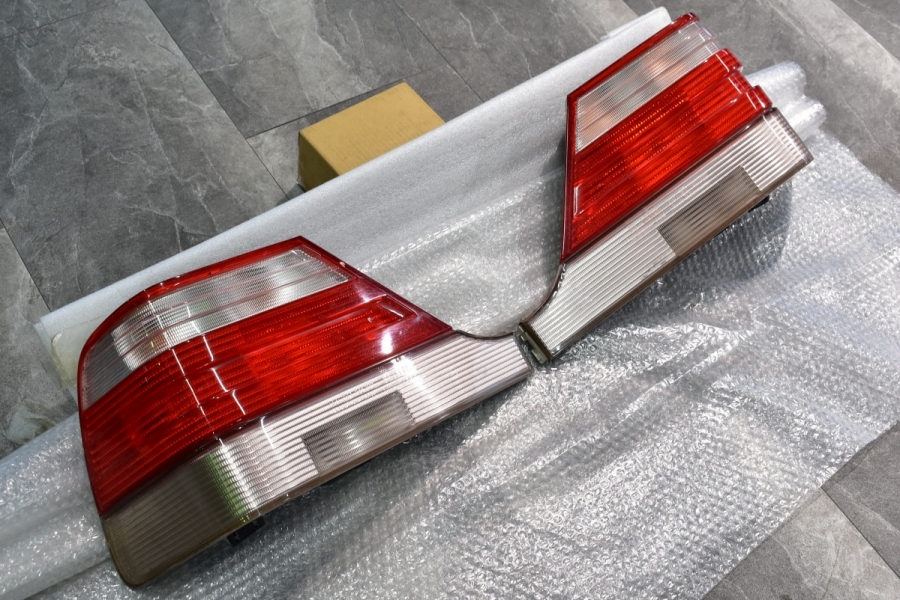 メルセデスベンツ W140 ライトR-商品の画像