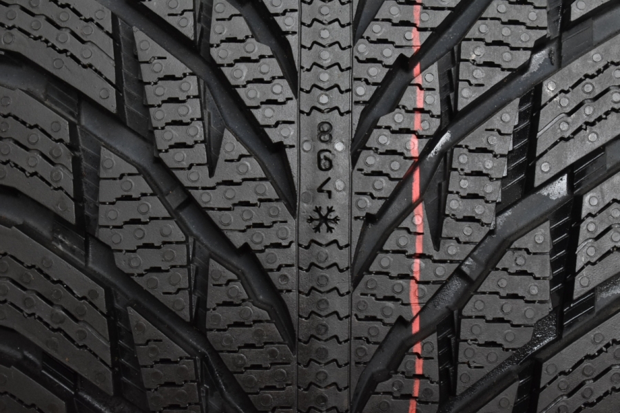 2021年製 使用わずか】ノキアン ハッカペリッタR3 245/40R20